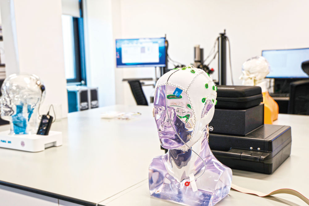 China approves first invasive brain-computer interface device